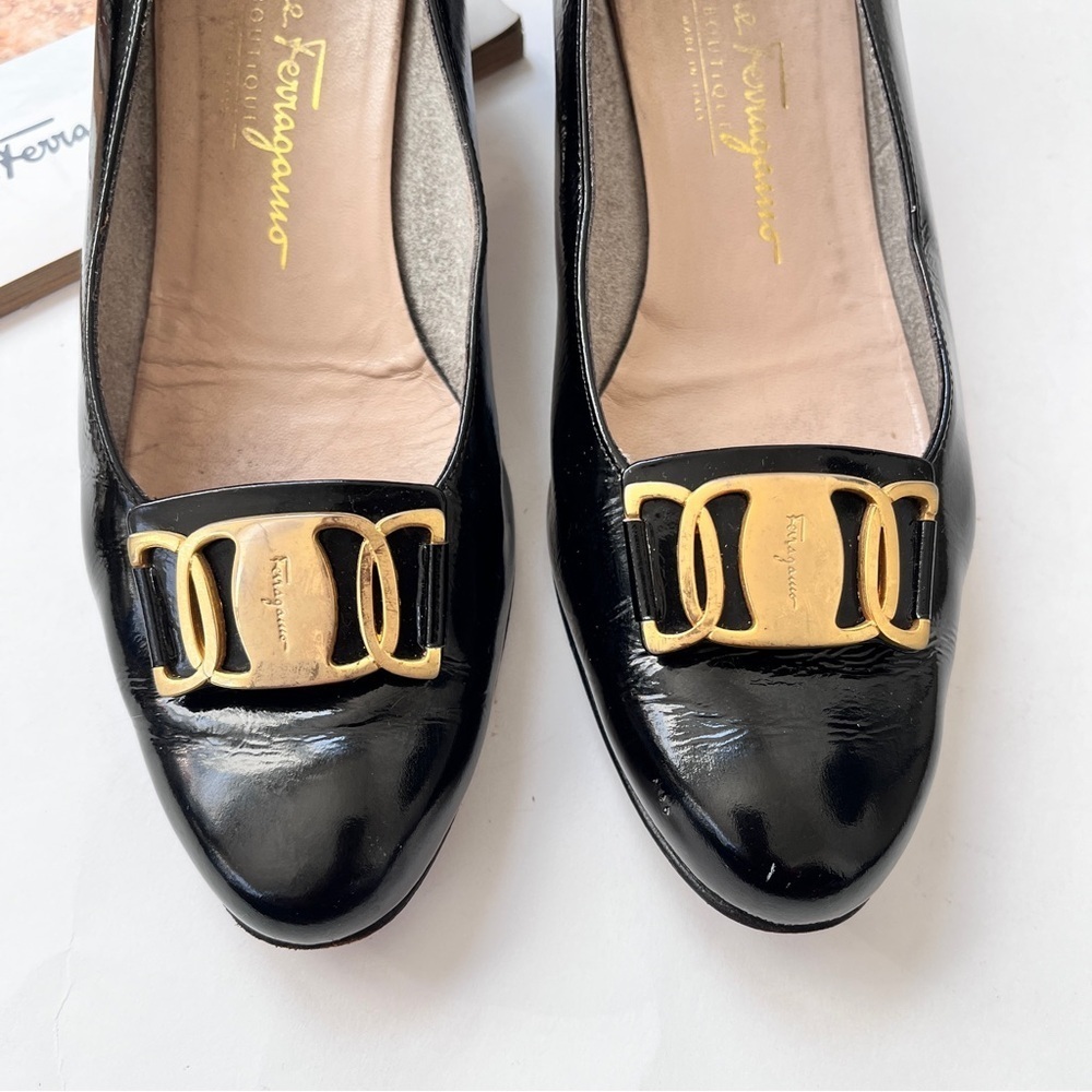 Salvatore Ferragamo Black Patent Leather Low Heel Pumps Size 8 C - Picture 5 of 12